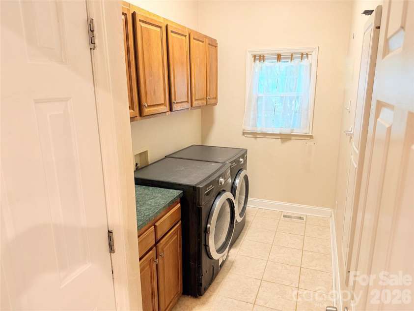 7605 Keating Drive, Oak Ridge, NC 27310.  MLS# CAR4402309, YatesRealty ID 35792. 