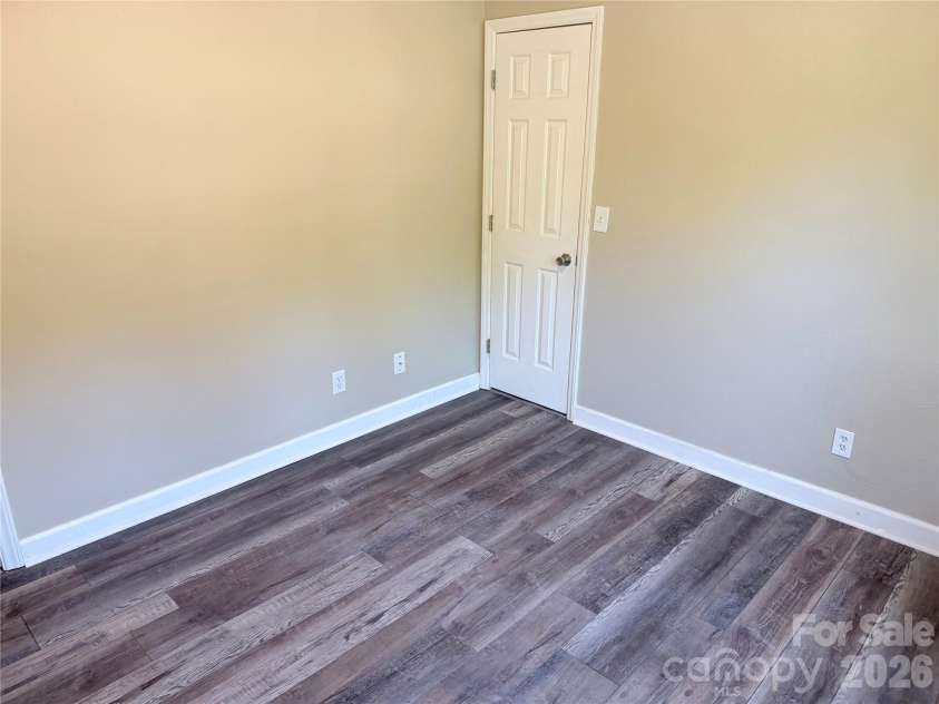 7605 Keating Drive, Oak Ridge, NC 27310.  MLS# CAR4402309, YatesRealty ID 35792. 
