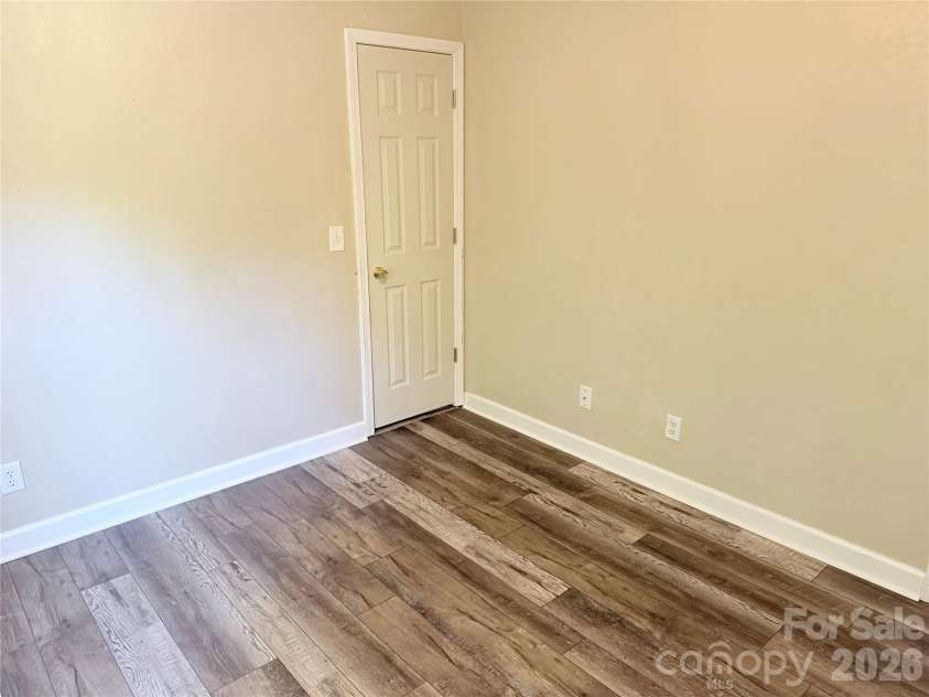 7605 Keating Drive, Oak Ridge, NC 27310.  MLS# CAR4402309, YatesRealty ID 35792. 
