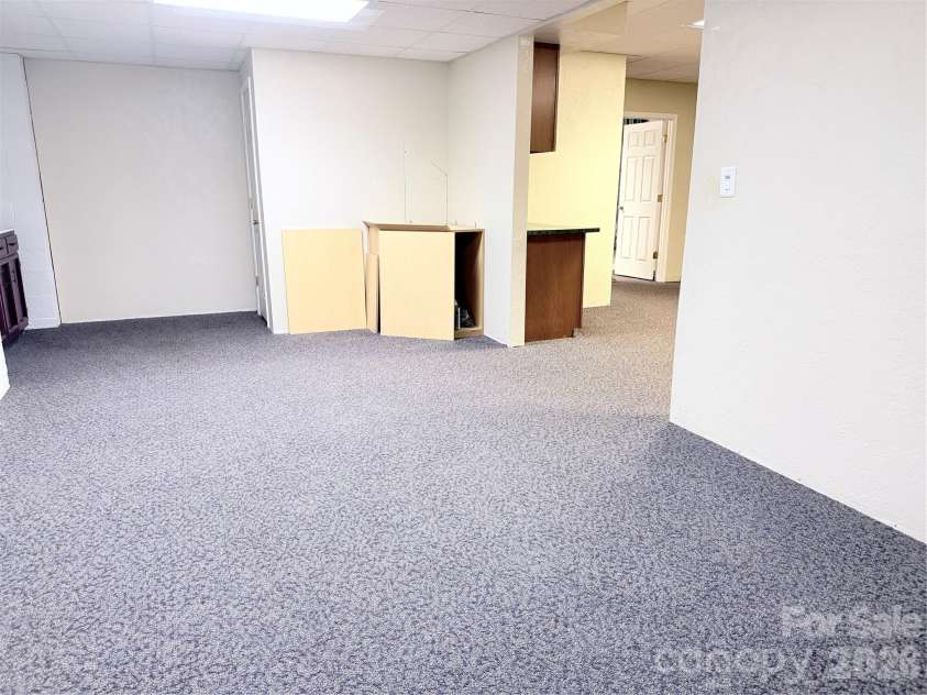 7605 Keating Drive, Oak Ridge, NC 27310.  MLS# CAR4402309, YatesRealty ID 35792. 