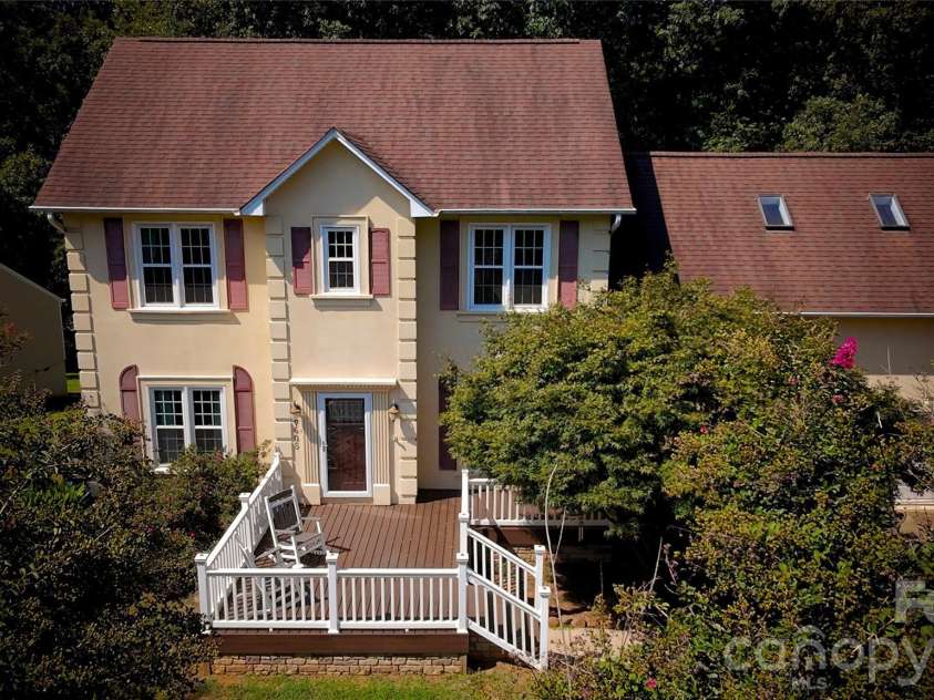 7605 Keating Drive, Oak Ridge, NC 27310.  MLS# CAR4418989, YatesRealty ID 35792. 