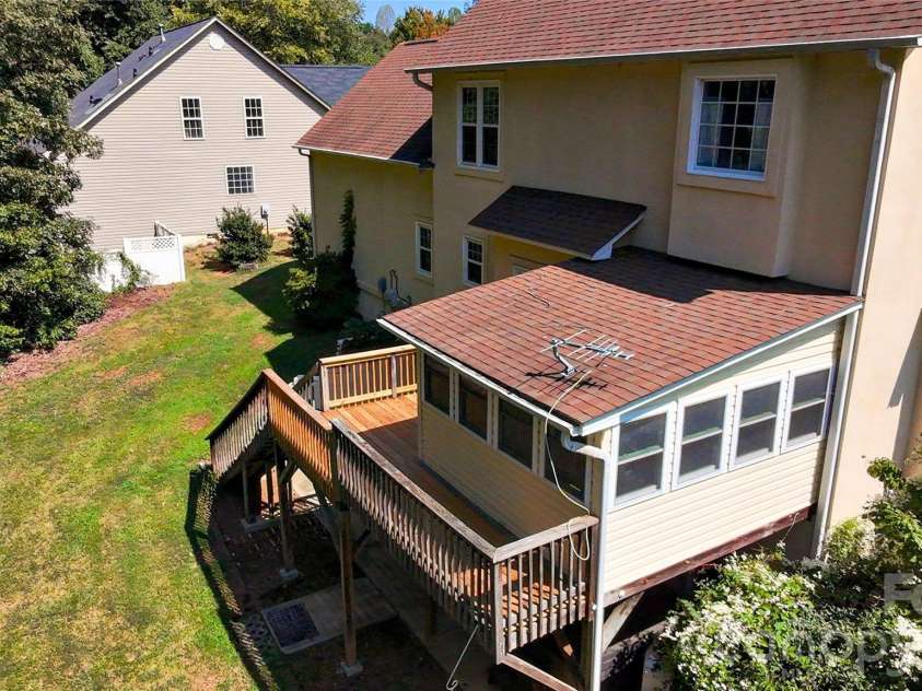 7605 Keating Drive, Oak Ridge, NC 27310.  MLS# CAR4418989, YatesRealty ID 35792. 