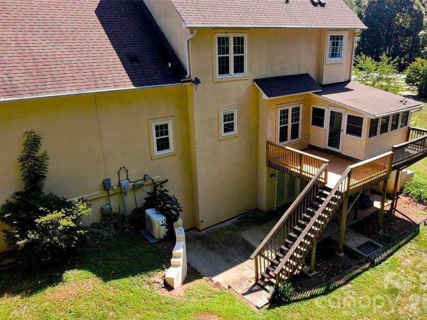 7605 Keating Drive, Oak Ridge, NC 27310.  MLS# CAR4418989, YatesRealty ID 35792. 