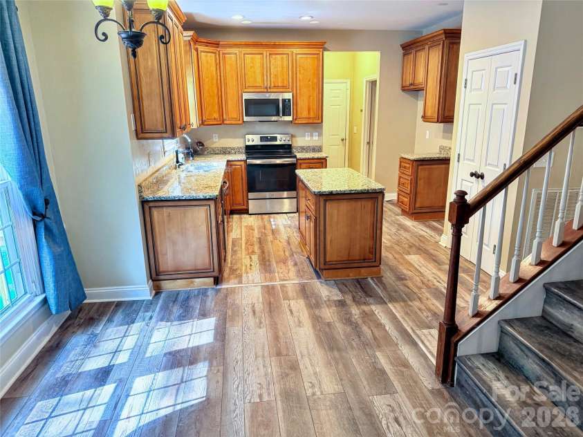 7605 Keating Drive, Oak Ridge, NC 27310.  MLS# CAR4418989, YatesRealty ID 35792. 