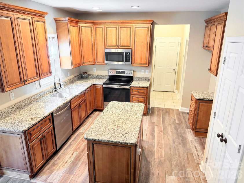 7605 Keating Drive, Oak Ridge, NC 27310.  MLS# CAR4418989, YatesRealty ID 35792. 