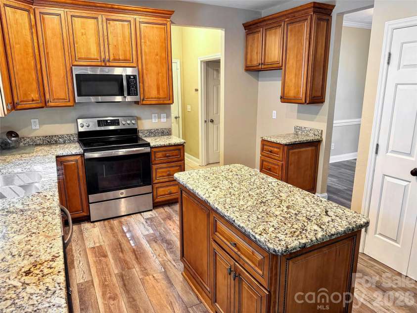 7605 Keating Drive, Oak Ridge, NC 27310.  MLS# CAR4418989, YatesRealty ID 35792. 