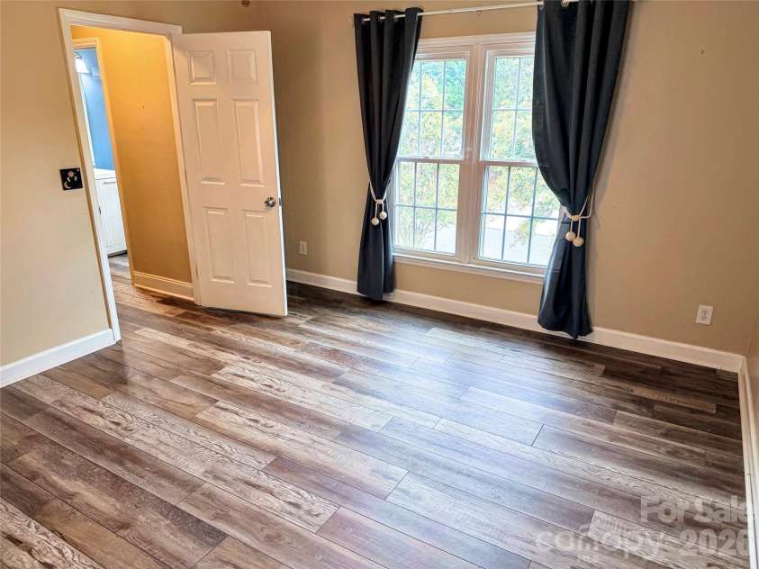 7605 Keating Drive, Oak Ridge, NC 27310.  MLS# CAR4418989, YatesRealty ID 35792. 