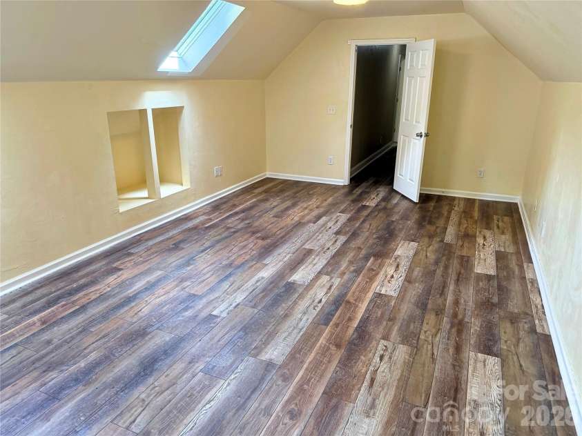 7605 Keating Drive, Oak Ridge, NC 27310.  MLS# CAR4418989, YatesRealty ID 35792. 