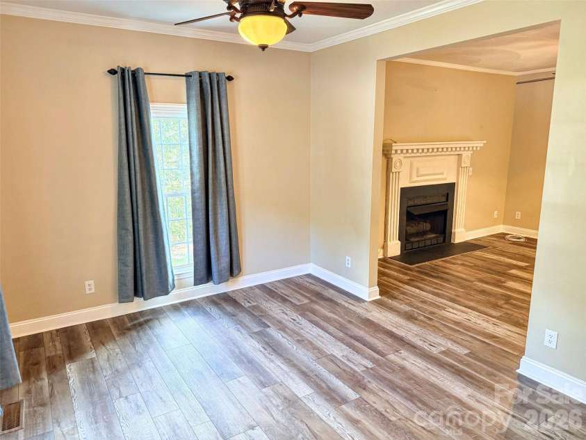 7605 Keating Drive, Oak Ridge, NC 27310.  MLS# CAR4418989, YatesRealty ID 35792. Living Room
