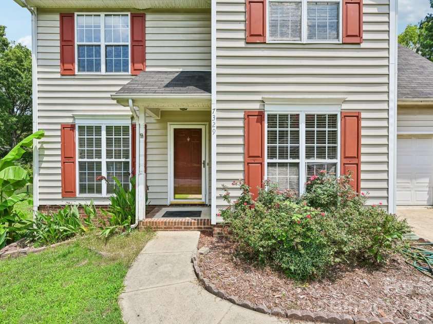 7329 Starvalley Drive, Charlotte, NC 28210.  MLS# CAR4402424, YatesRealty ID 35795. 