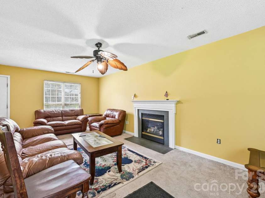 7329 Starvalley Drive, Charlotte, NC 28210.  MLS# CAR4402424, YatesRealty ID 35795. 