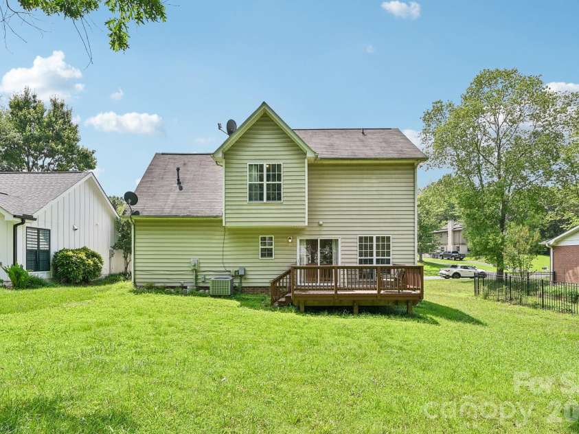 7329 Starvalley Drive, Charlotte, NC 28210.  MLS# CAR4402424, YatesRealty ID 35795. 