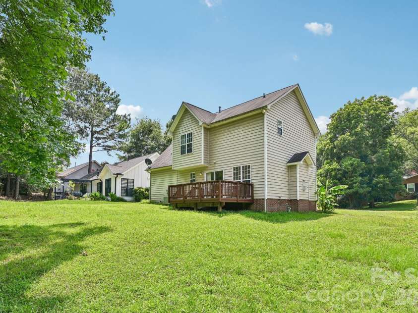 7329 Starvalley Drive, Charlotte, NC 28210.  MLS# CAR4402424, YatesRealty ID 35795. 