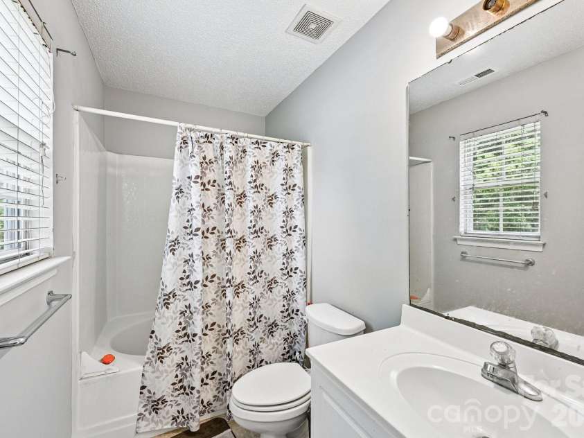 7329 Starvalley Drive, Charlotte, NC 28210.  MLS# CAR4402424, YatesRealty ID 35795. 