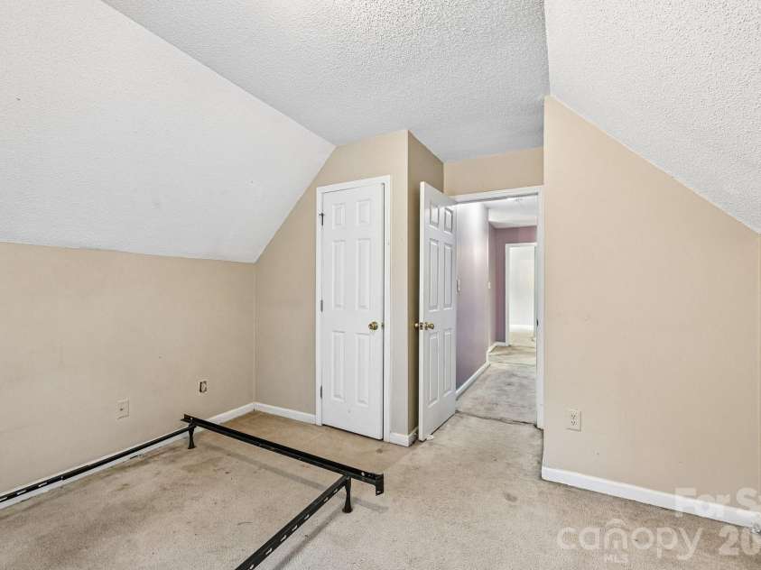 7329 Starvalley Drive, Charlotte, NC 28210.  MLS# CAR4402424, YatesRealty ID 35795. 