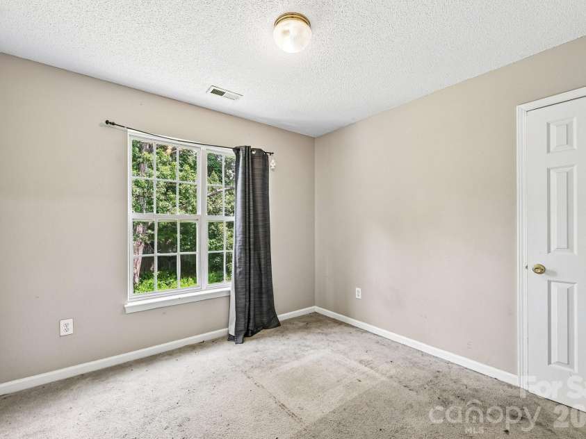 7329 Starvalley Drive, Charlotte, NC 28210.  MLS# CAR4402424, YatesRealty ID 35795. 