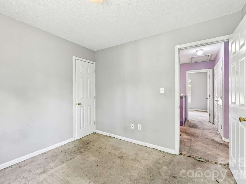 7329 Starvalley Drive, Charlotte, NC 28210.  MLS# CAR4402424, YatesRealty ID 35795. 