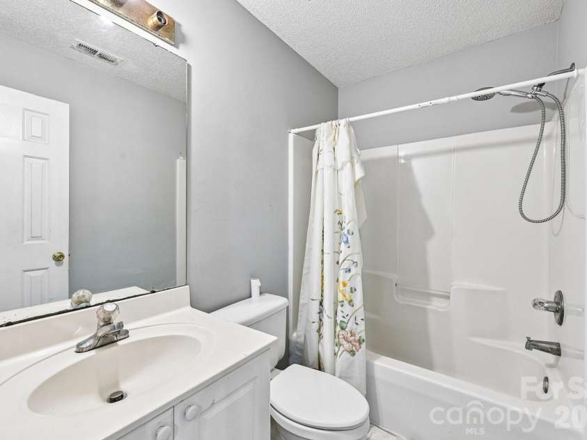7329 Starvalley Drive, Charlotte, NC 28210.  MLS# CAR4402424, YatesRealty ID 35795. 