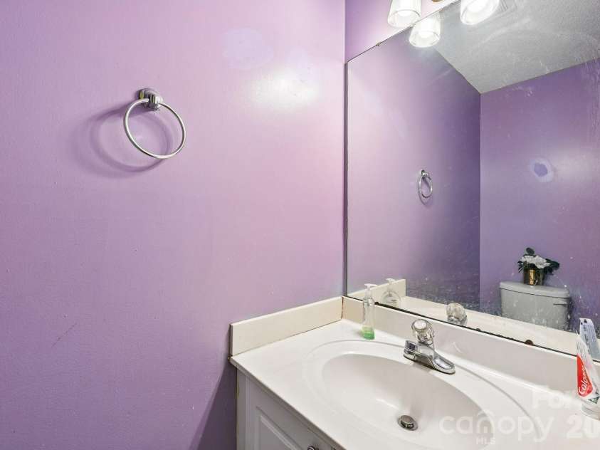 7329 Starvalley Drive, Charlotte, NC 28210.  MLS# CAR4402424, YatesRealty ID 35795. 