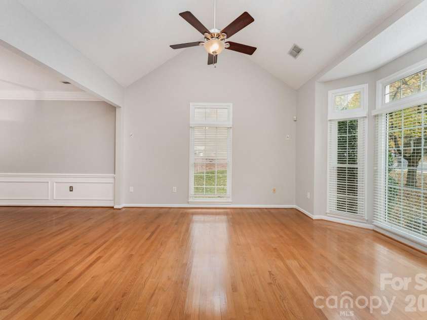 5923 Swanston Drive, Charlotte, NC 28269.  MLS# CAR4402491, YatesRealty ID 35799. 