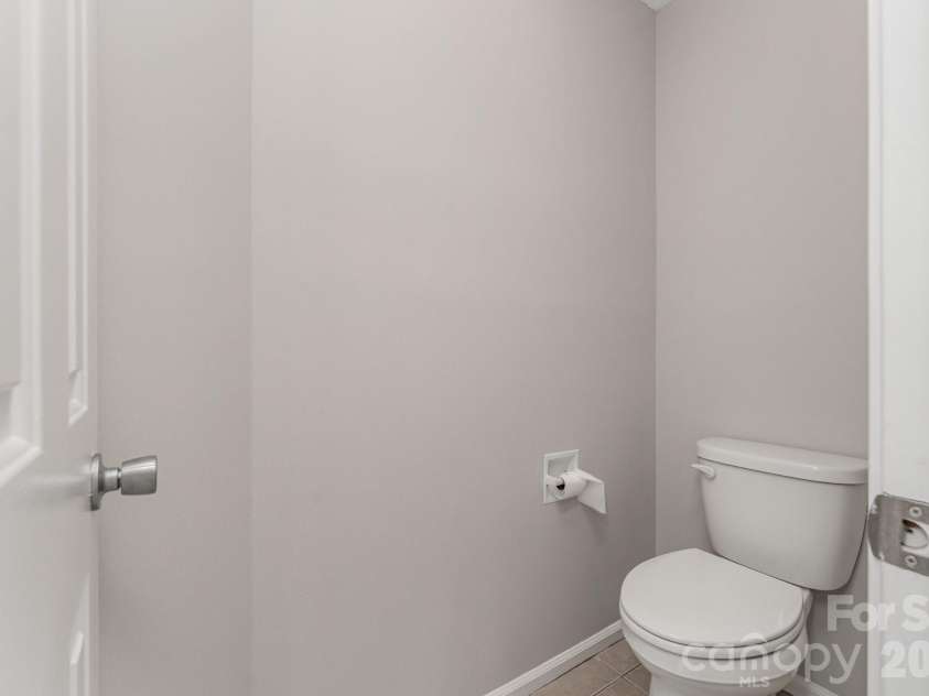 5923 Swanston Drive, Charlotte, NC 28269.  MLS# CAR4402491, YatesRealty ID 35799. 