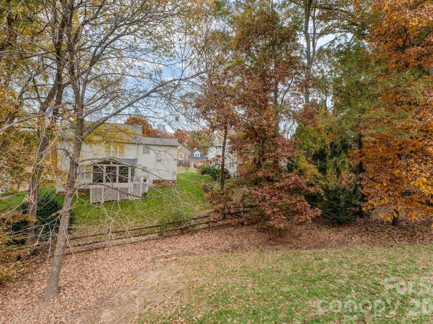 5923 Swanston Drive, Charlotte, NC 28269.  MLS# CAR4402491, YatesRealty ID 35799. 