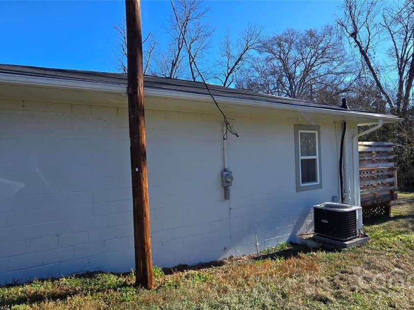 153 Saluda Street, Chester, SC 29706.  MLS# CAR4212976, YatesRealty ID 358. 