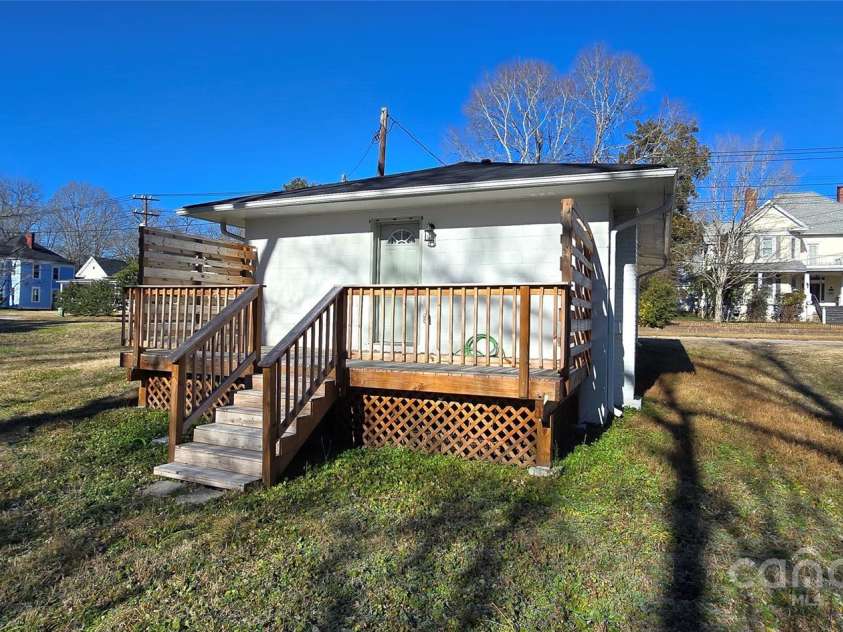 153 Saluda Street, Chester, SC 29706.  MLS# CAR4212976, YatesRealty ID 358. 