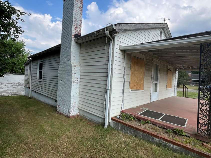 1900 Salome Church Road, Charlotte, NC 28262.  MLS# CAR4163282, YatesRealty ID 358. 