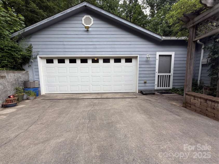 46 High Meadow Lane, Waynesville, NC 28786.  MLS# CAR4276841, YatesRealty ID 358. 