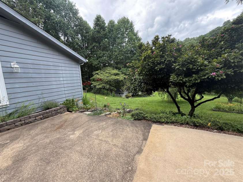 46 High Meadow Lane, Waynesville, NC 28786.  MLS# CAR4276841, YatesRealty ID 358. 