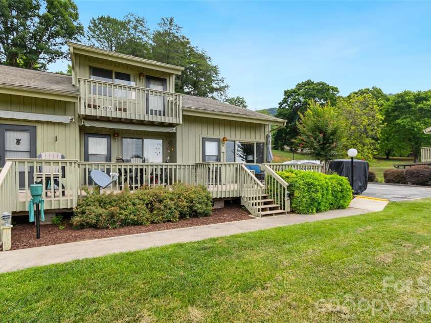 135 Fox Run Boulevard, Lake Lure, NC 28746.  MLS# CAR4398642, YatesRealty ID 35802. Main Level Entrance