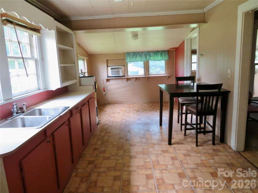 601 Providence Road, Forest City, NC 28043.  MLS# CAR4400675, YatesRealty ID 35803. Kitchen/Dining