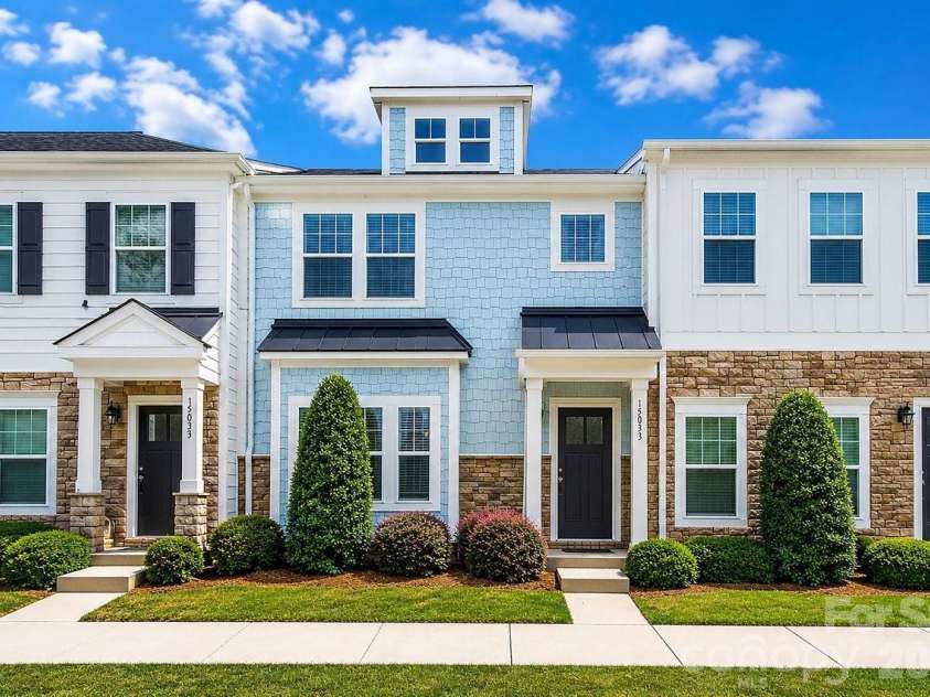15033 Meacham Farm Drive, Huntersville, NC 28078.  MLS# CAR4393977, YatesRealty ID 35804. 