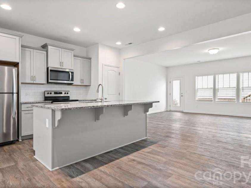 15033 Meacham Farm Drive, Huntersville, NC 28078.  MLS# CAR4393977, YatesRealty ID 35804. 