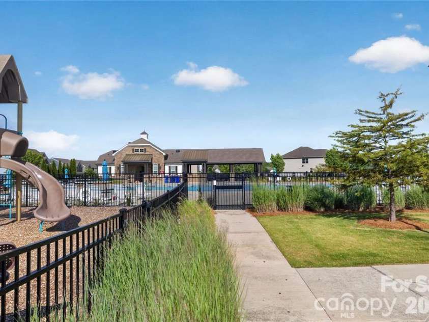 15033 Meacham Farm Drive, Huntersville, NC 28078.  MLS# CAR4393977, YatesRealty ID 35804. 
