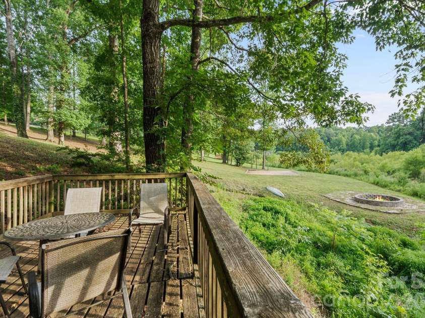 2913 Old Stage Road, Gastonia, NC 28052.  MLS# CAR4395865, YatesRealty ID 35805. 
