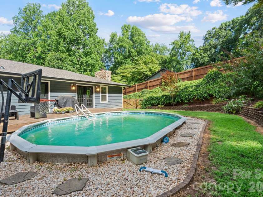 2913 Old Stage Road, Gastonia, NC 28052.  MLS# CAR4395865, YatesRealty ID 35805. 