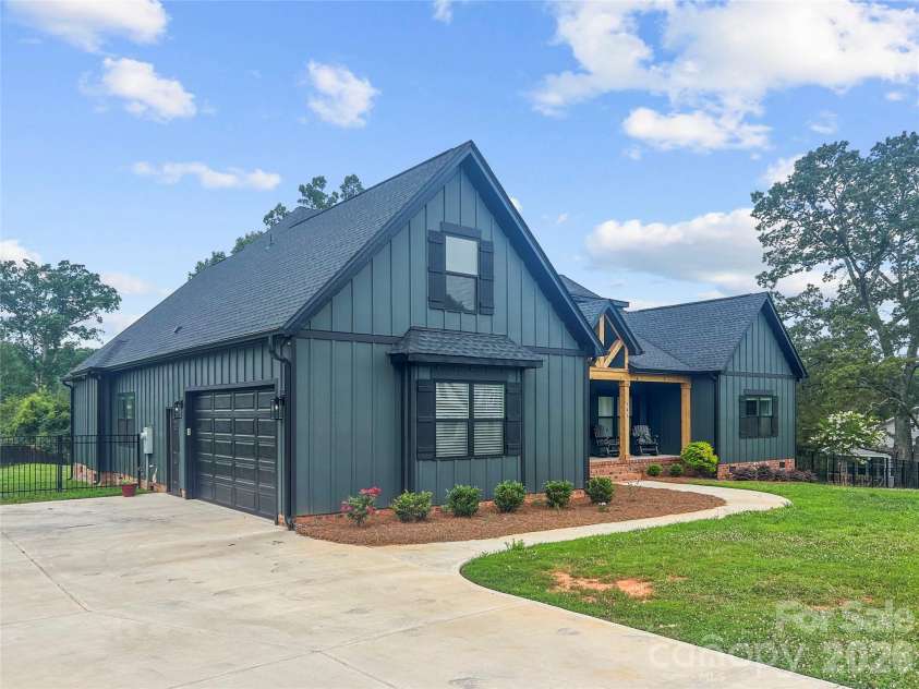 501 Edmunds Lane, Clover, SC 29710.  MLS# CAR4400753, YatesRealty ID 35806. Front View