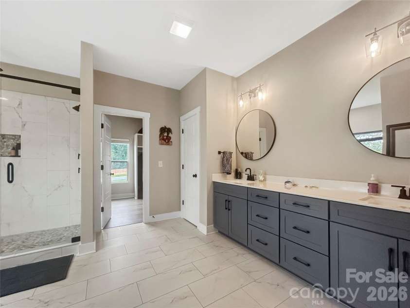 501 Edmunds Lane, Clover, SC 29710.  MLS# CAR4400753, YatesRealty ID 35806. Primary Bath