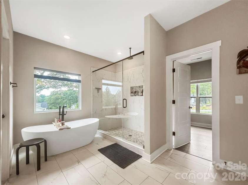 501 Edmunds Lane, Clover, SC 29710.  MLS# CAR4400753, YatesRealty ID 35806. Primary Bath