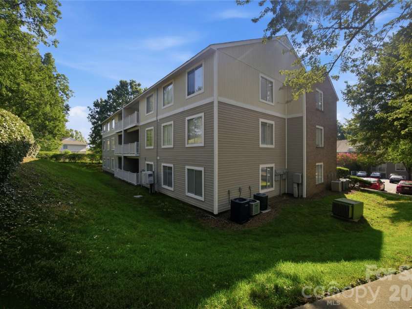 9505 University Terrace Drive, Charlotte, NC 28262.  MLS# CAR4401489, YatesRealty ID 35807. 