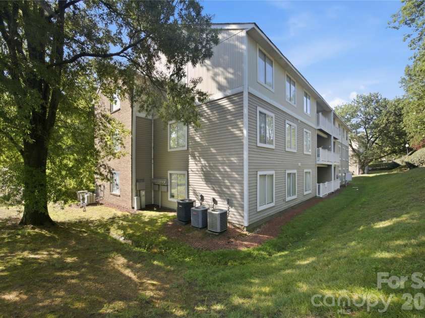 9505 University Terrace Drive, Charlotte, NC 28262.  MLS# CAR4401489, YatesRealty ID 35807. 