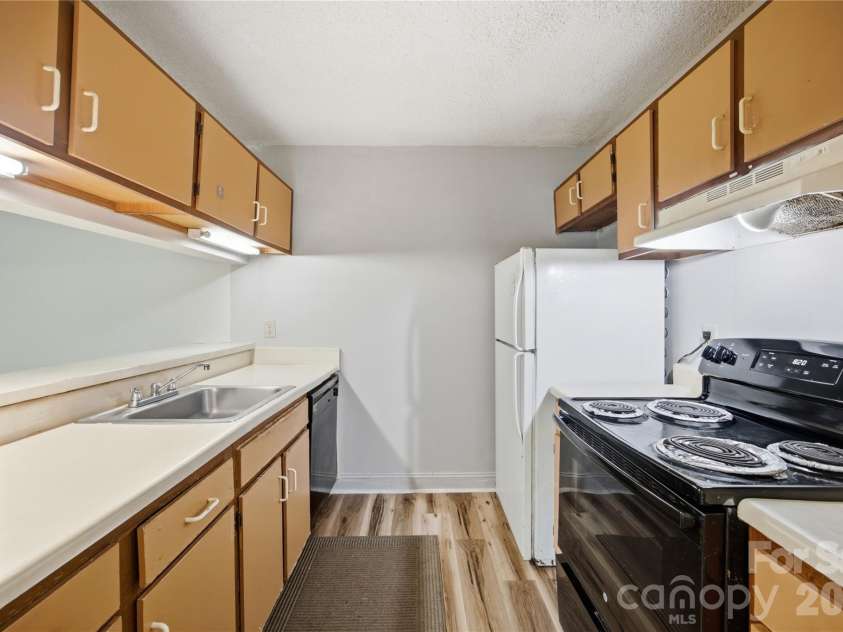 9505 University Terrace Drive, Charlotte, NC 28262.  MLS# CAR4401489, YatesRealty ID 35807. 