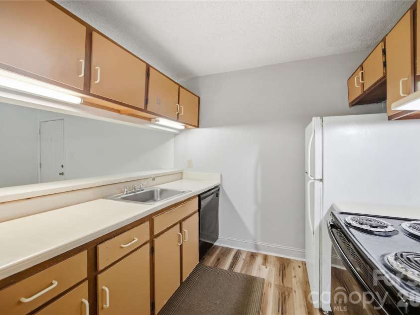 9505 University Terrace Drive, Charlotte, NC 28262.  MLS# CAR4401489, YatesRealty ID 35807. 