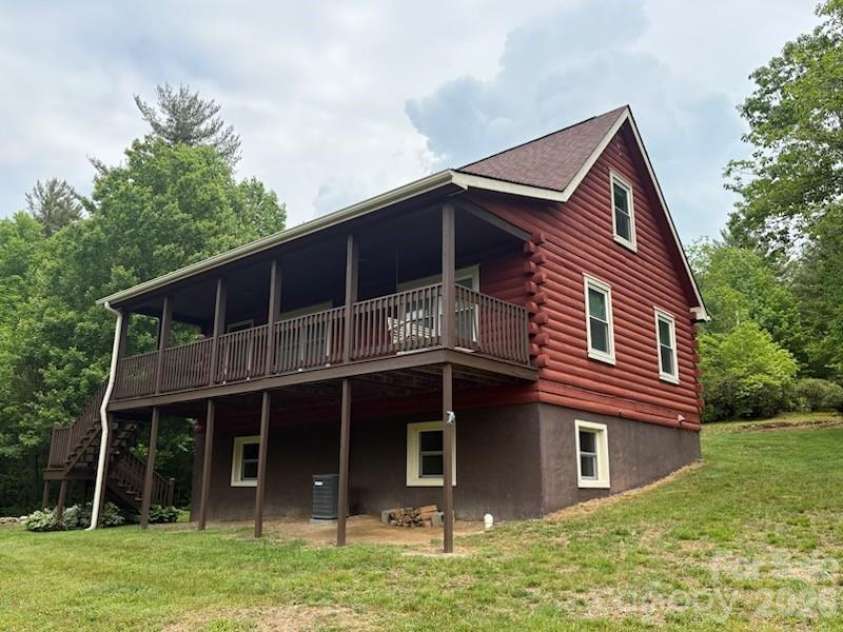 9064 Wildflower Lane, Newland, NC 28657.  MLS# CAR4386055, YatesRealty ID 35809. 