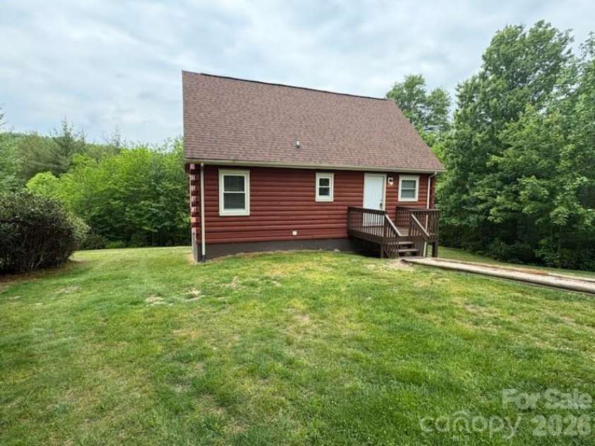 9064 Wildflower Lane, Newland, NC 28657.  MLS# CAR4386055, YatesRealty ID 35809. 