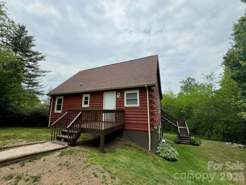 9064 Wildflower Lane, Newland, NC 28657.  MLS# CAR4386055, YatesRealty ID 35809. 