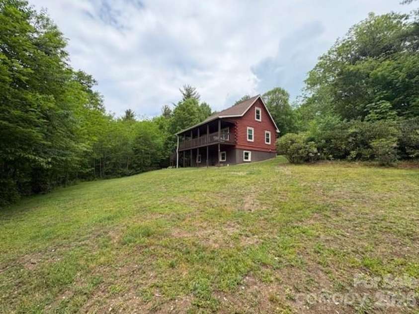 9064 Wildflower Lane, Newland, NC 28657.  MLS# CAR4386055, YatesRealty ID 35809. 