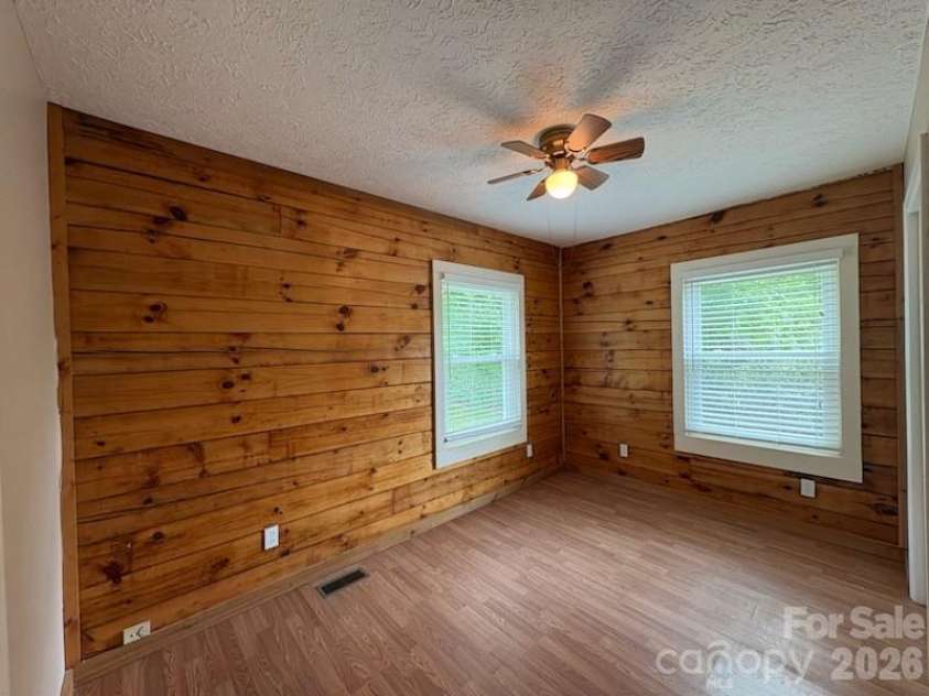 9064 Wildflower Lane, Newland, NC 28657.  MLS# CAR4386055, YatesRealty ID 35809. 